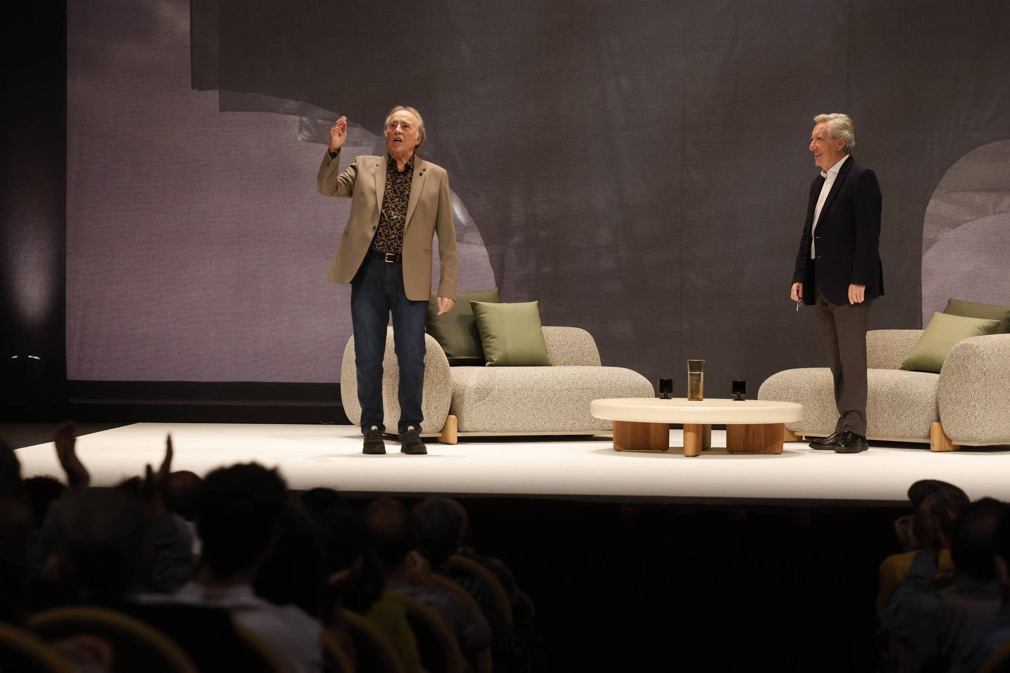 Así fue el encuentro entre Serrat e Iñaki Gabilondo en Gijón.