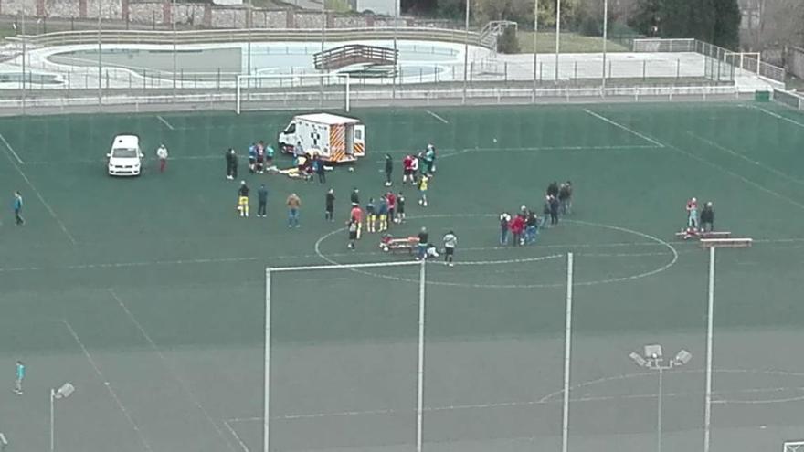 El hombre fallecido durante un partido de fútbol en Oviedo sufrió tres paros cardiacos