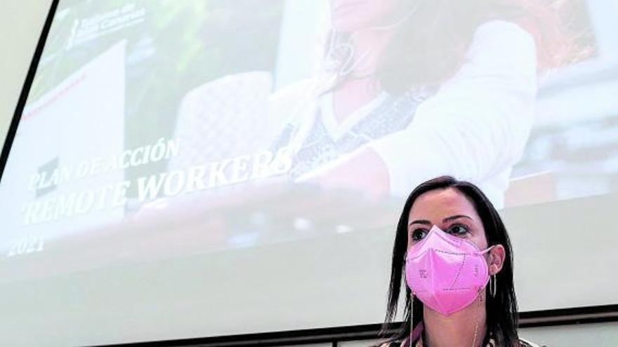 La consejera autonómica de Turismo, Yaiza Castilla, ayer durante la presentación de la campaña.