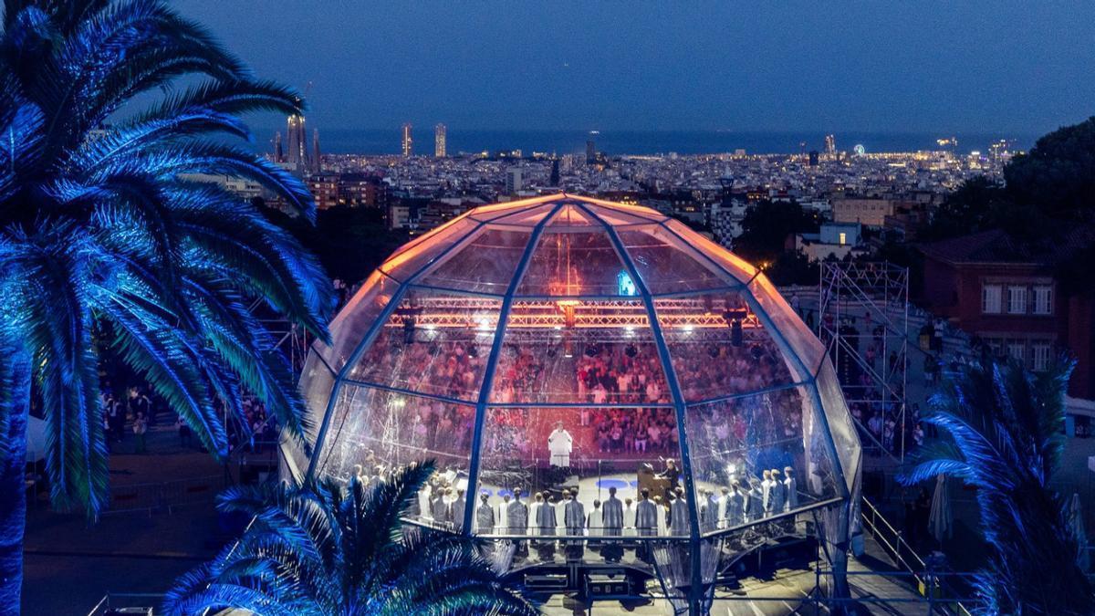 Imatge general del concert de l'Escolania al Parc Güell