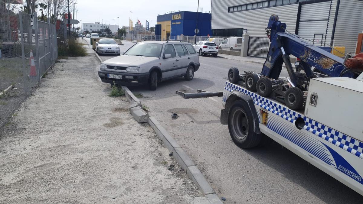 La Policía Local también realizó un control de vehículos abandonados.