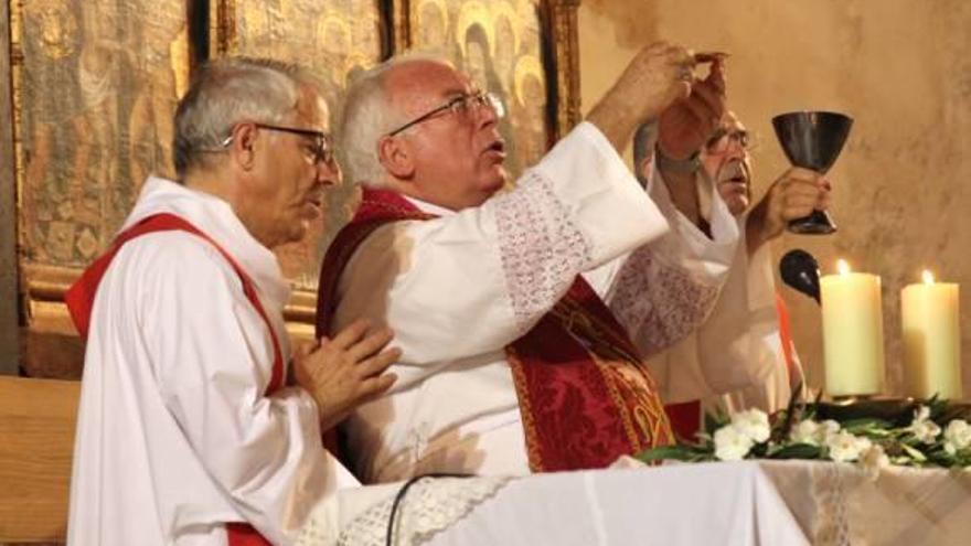 Los fieles renuevan su fervor por Sant Feliu como patrón de Xàtiva