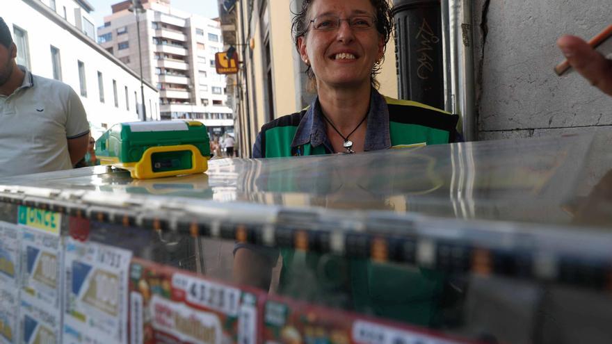 La mejor vendedora del año de la ONCE trabaja en Avilés