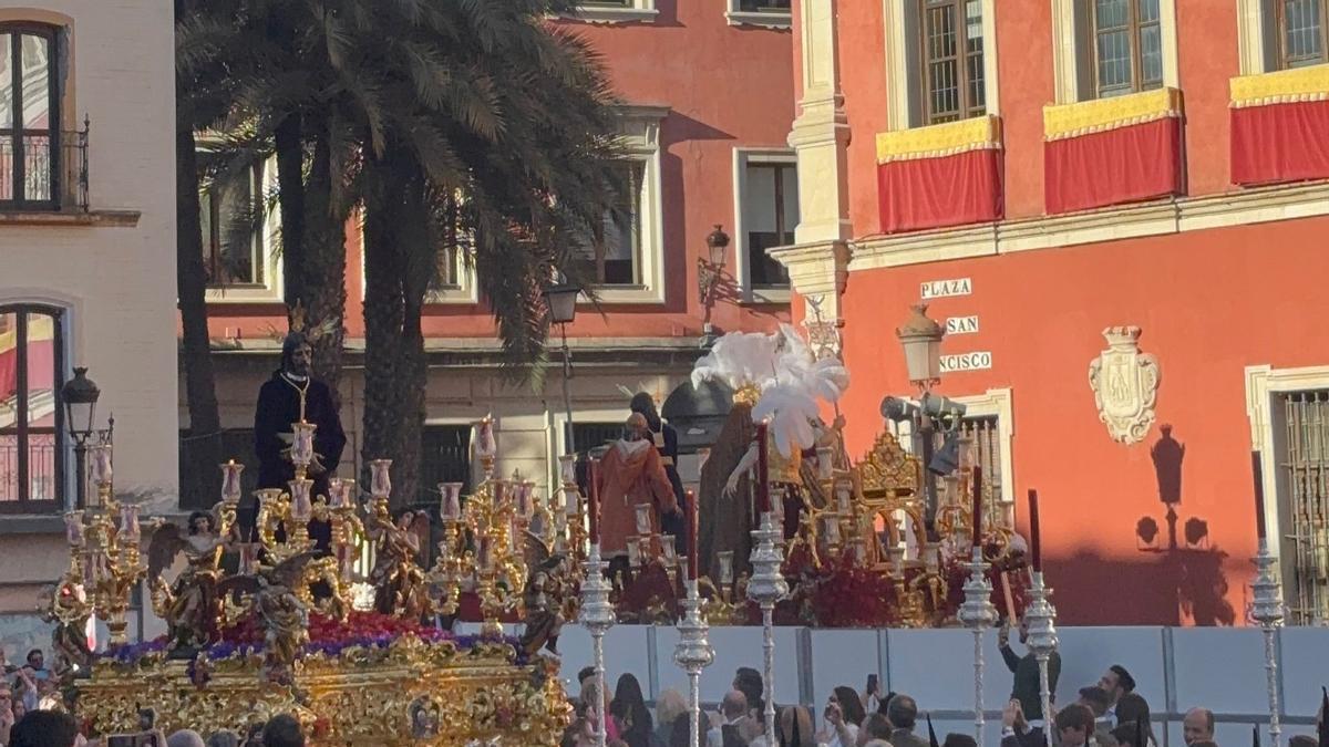 Vídeo | Los Cautivos de Santa Genoveva y San Pablo se encuentran en la Plaza de Santa Francisco