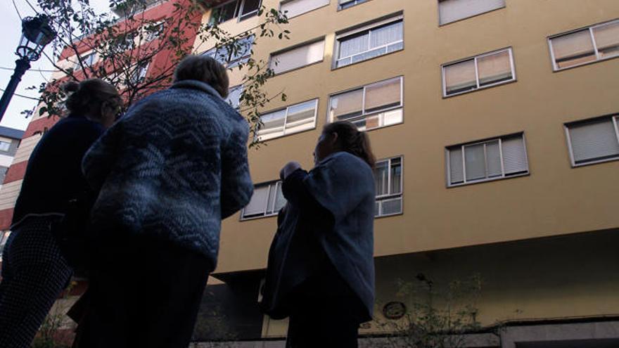 Imagen del edificio en el que residiá la víctima y su familia // A. Irago