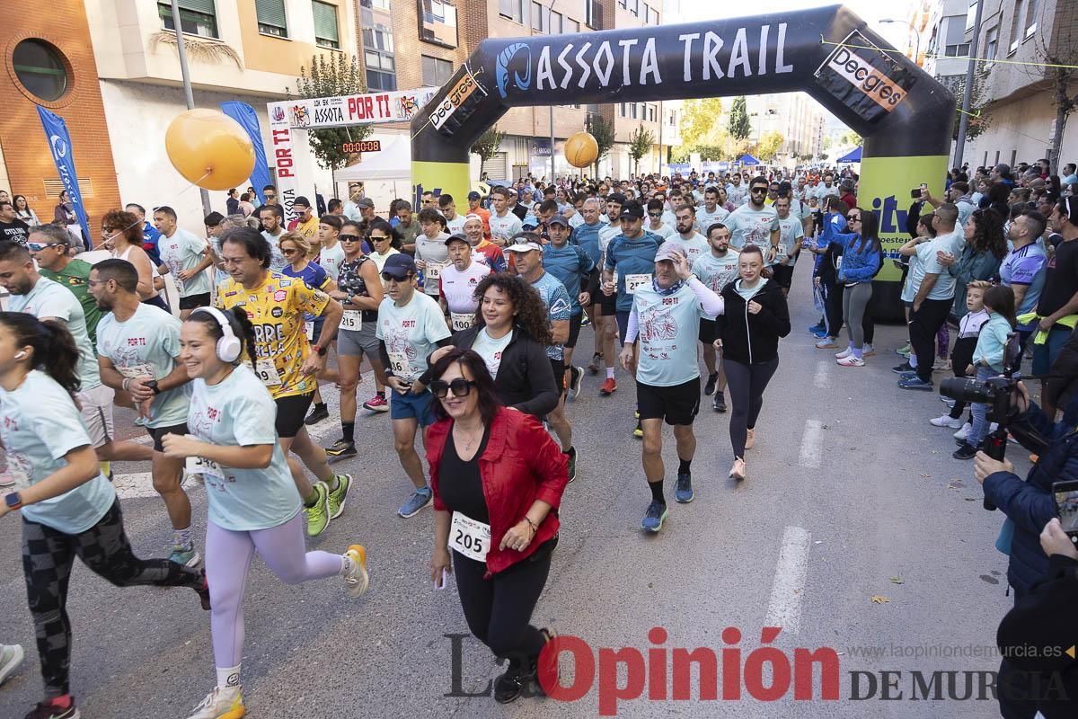 Carrera '10K Assota por ti' en Caravaca (salida y giro primera vuelta)