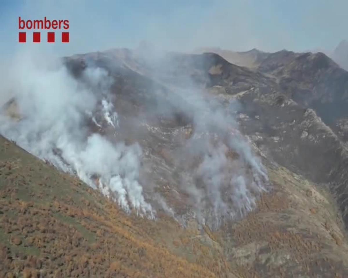 Incendi en una zona de pastures a la Guingueta, Pirineu de Lleida.