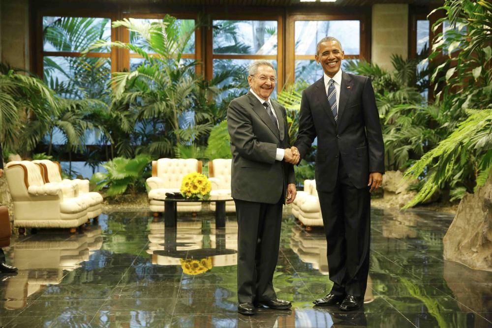 Raúl Castro recibe a Obama en el Palacio de la Rev