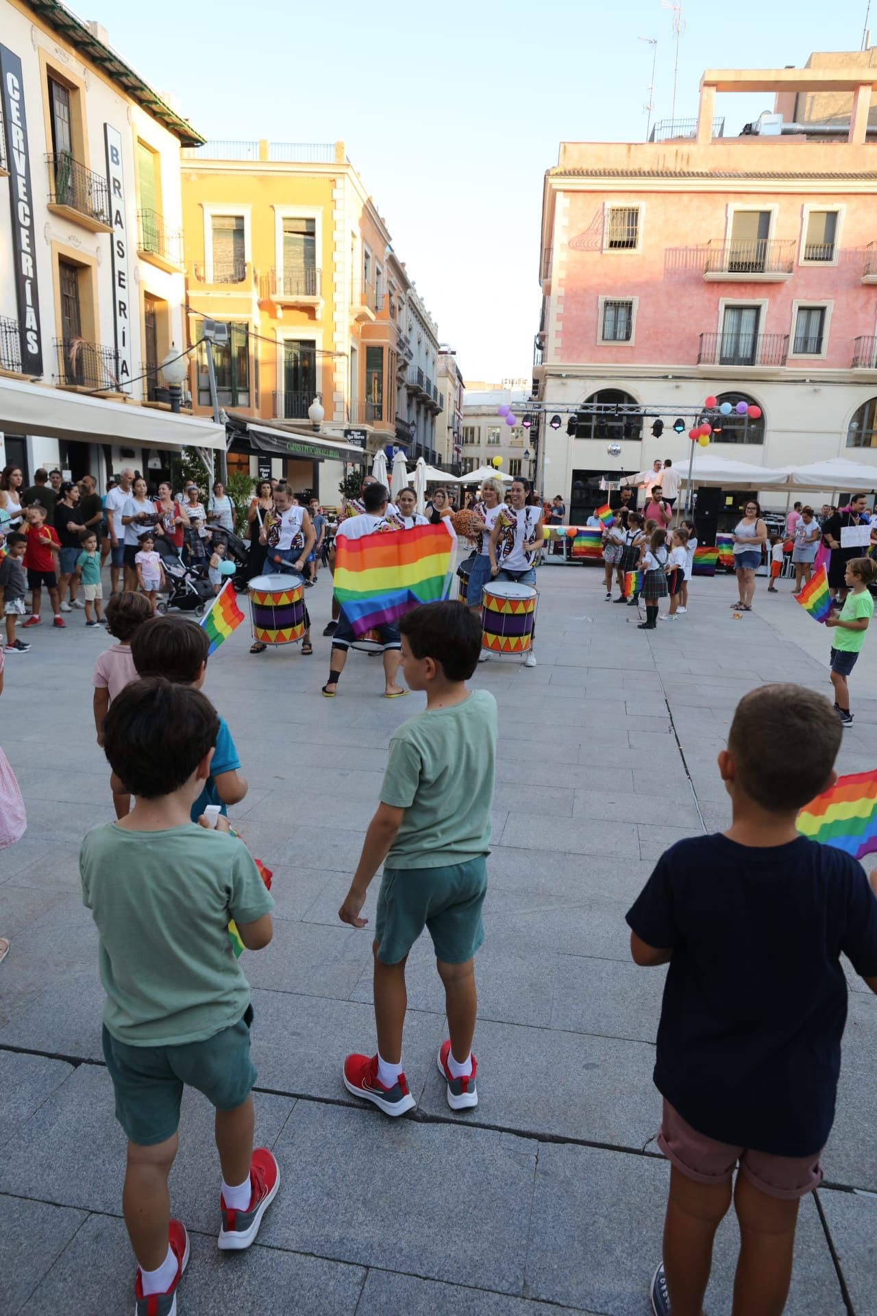 Orgullo Elche: carrera de tacones en Elche