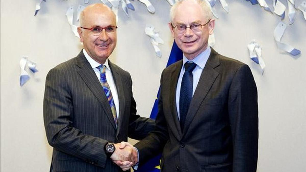 El líder de Unió, Josep Antoni Duran Lleida, junto al presidente de la Unión Europea (UE), Herman Van Rompuy, este 17 de mayo en Bruselas. UDC