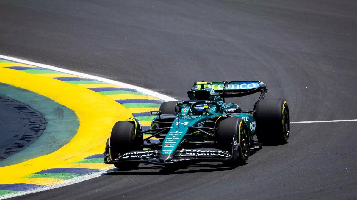 Alonso y Stroll salen desde el pitlane en el sprint de Sao Paulo