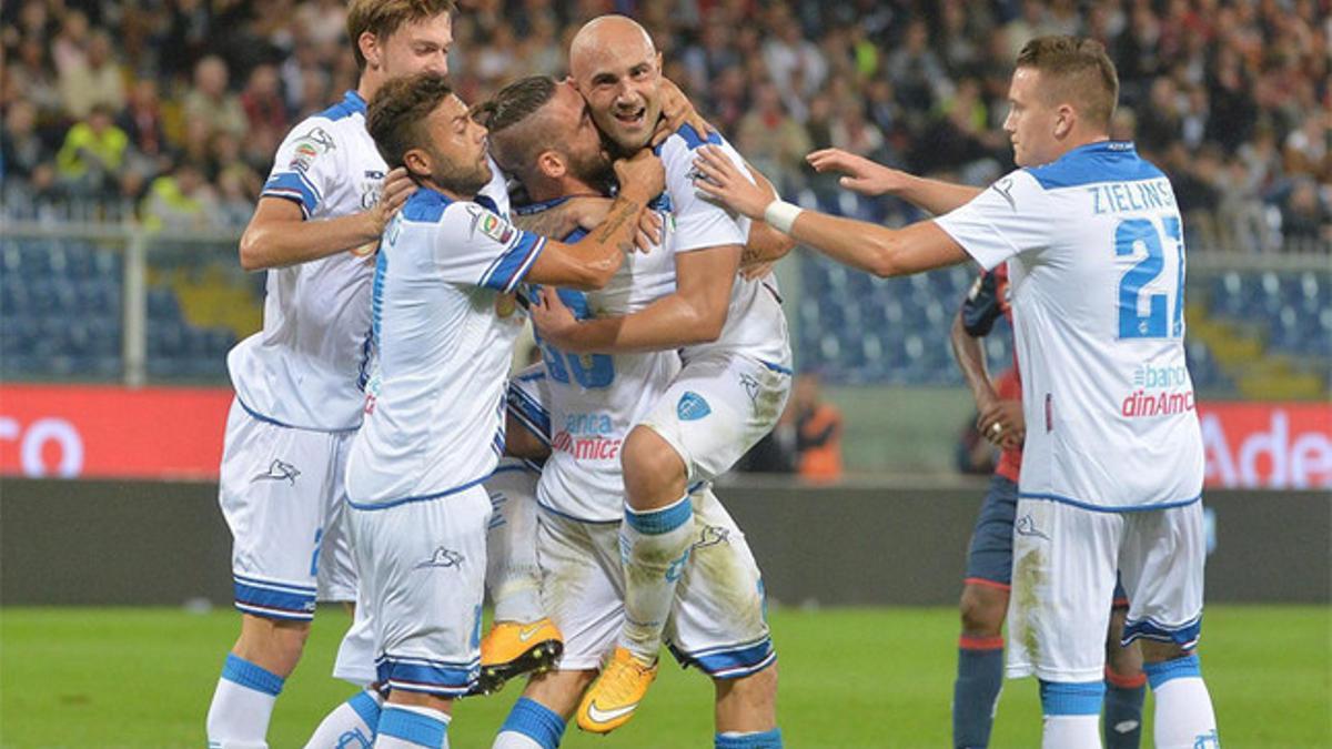 Tonello, felicitado por un gol para la polémica