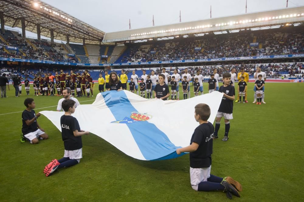 Gran ambiente en el Galicia-Venezuela de Riazor