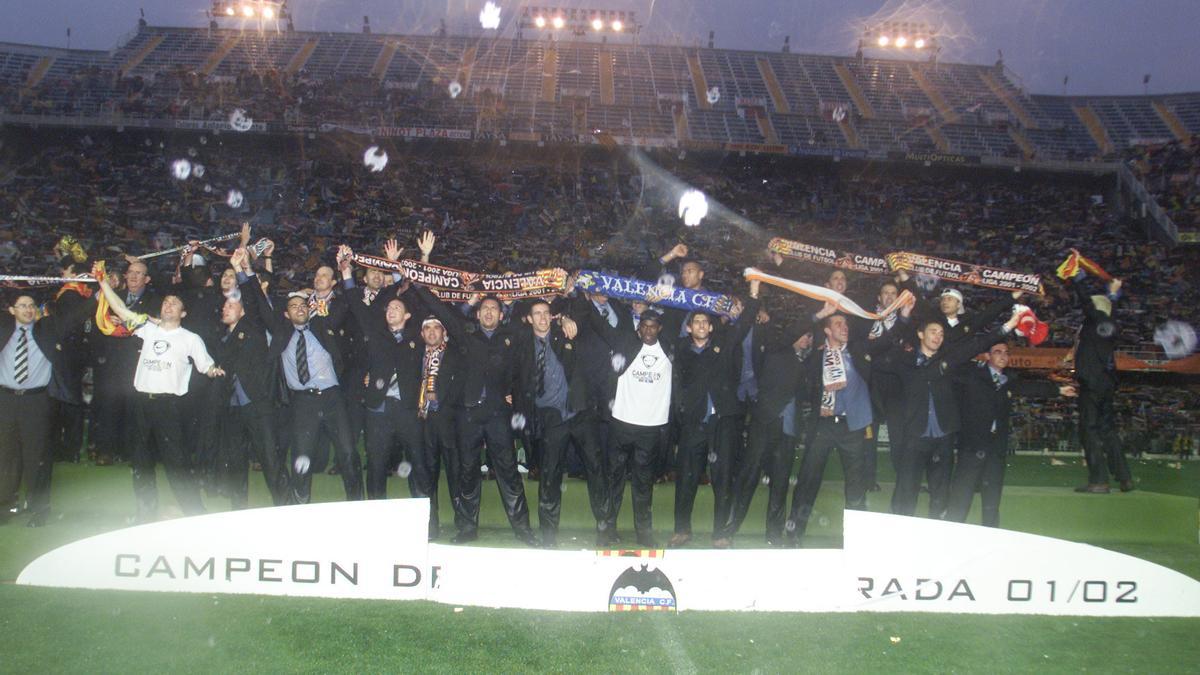 La celebración del título de Liga del Valencia en 2002