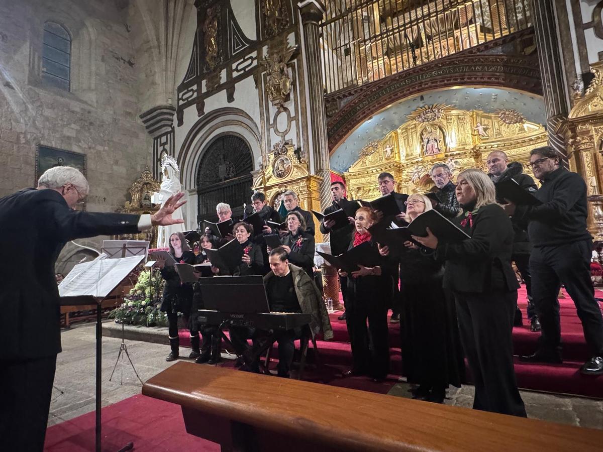 El Coro de San Ildefonso en el templo del mismo nombre.