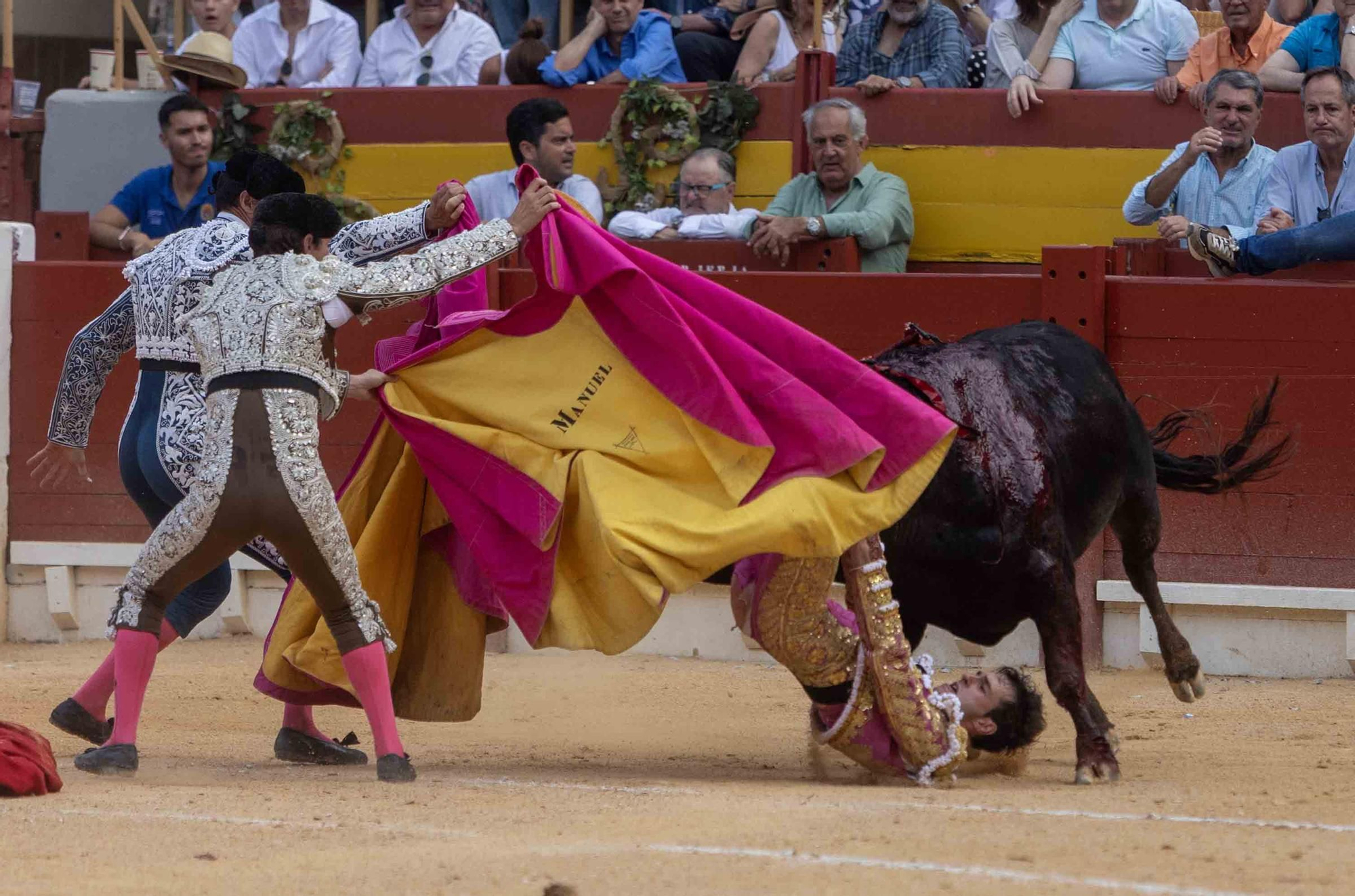 Manzanares, Roca Rey y Navalón no defraudan en la Feria de Hogueras 2025