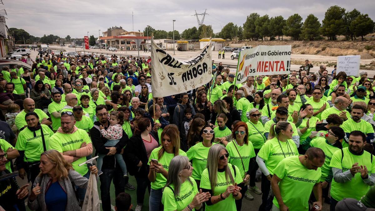 En imágenes | 'Estamos hasta los Huerva' exige soluciones ante las inundaciones