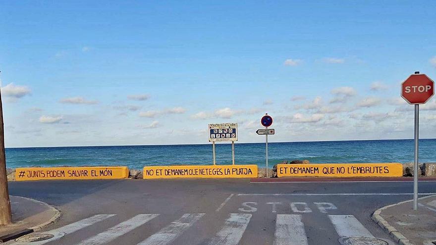 Un grupo de voluntarios de Almassora, en ‘La Panderola’