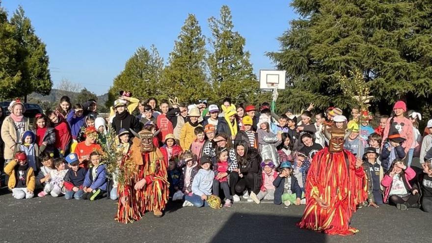 Los cacharelos se promocionan en los colegios públicos de Trasdeza