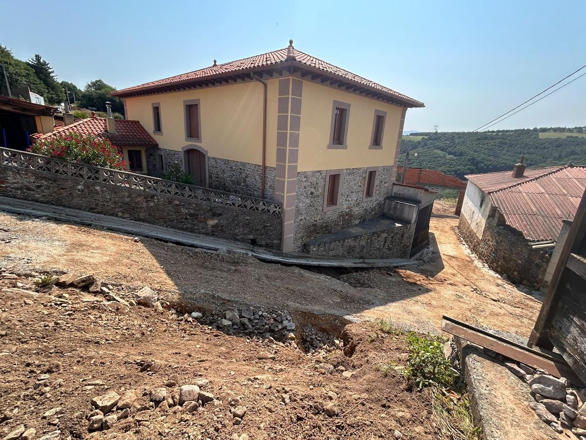 La huella del agua en el centro del pueblo.
