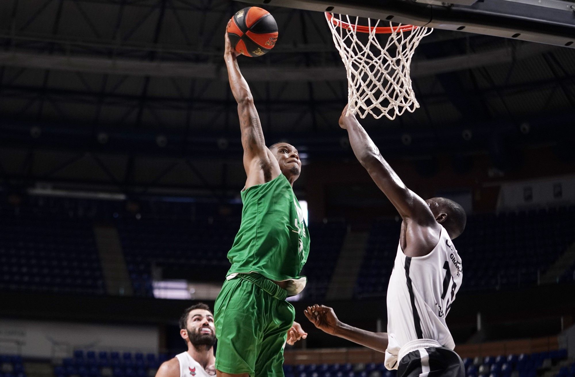 Primeros minutos de competición del nuevo Unicaja esta pretemporada