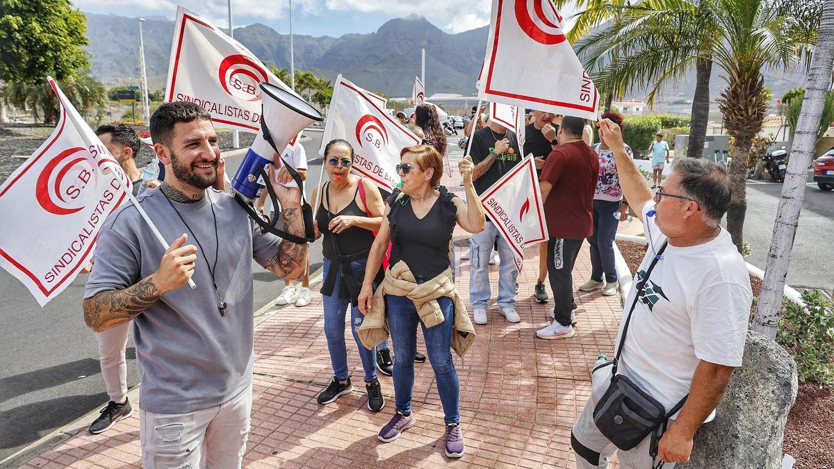 Trabajadores de la hostelería durante la jornada de huelga del Jueves Santo.