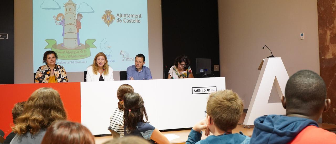 Marco, Puerta y Mezquita en el Consejo Municipal de la Infancia y Adolescencia de Castelló.