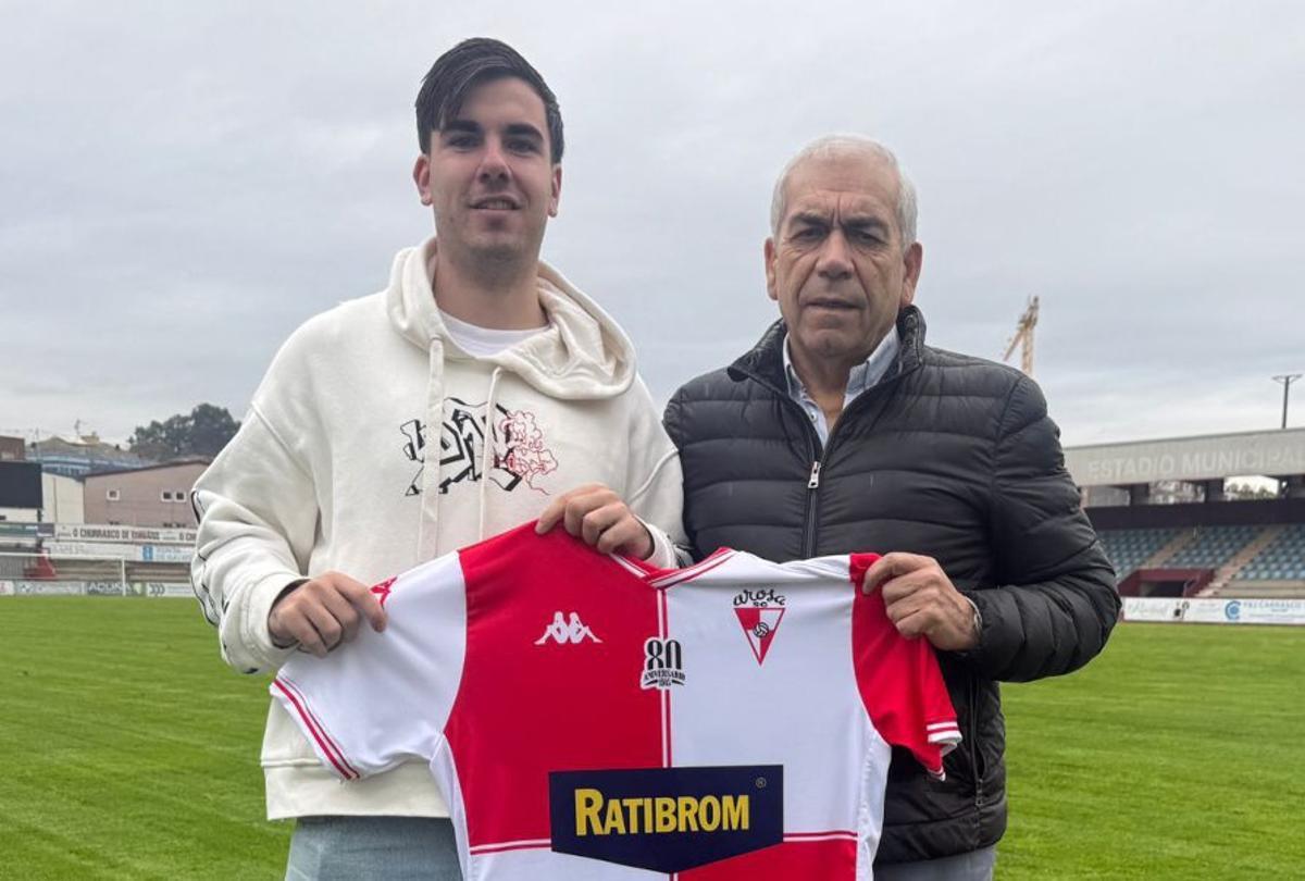 Manu Fernández junto al presidente Manuel Abalo. |  Lucía Chazo
