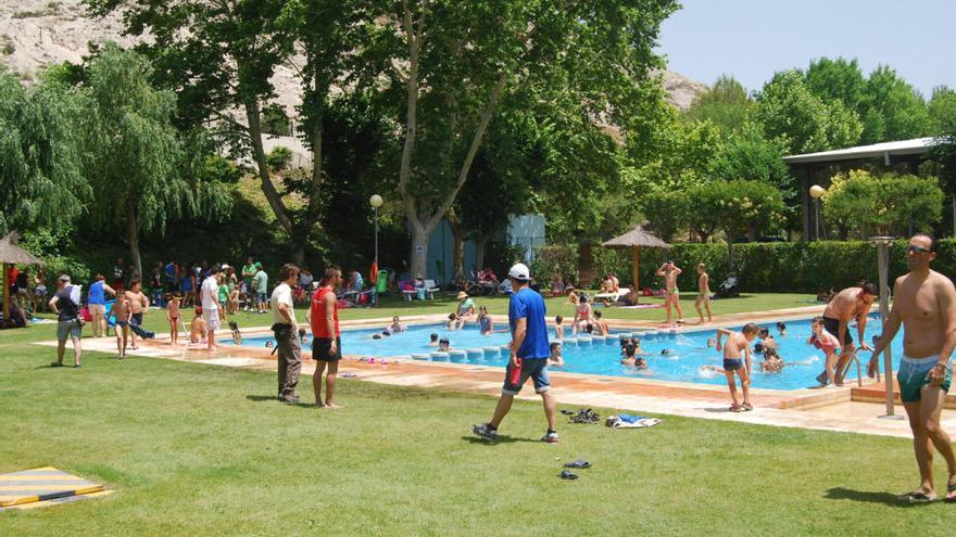 Imagen de archivo de la piscina del polideportivo