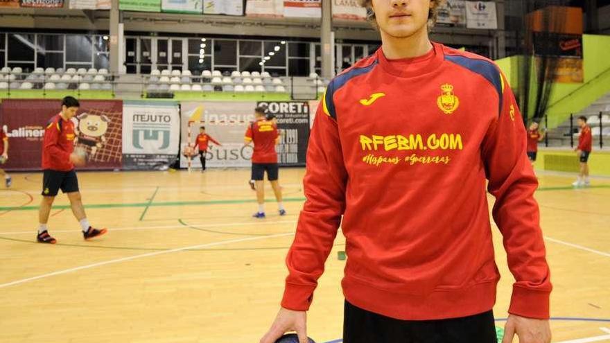 Brais González, ayer, en su primer entrenamiento con los Hispanos júnior. // Bernabé/Javier Lalín