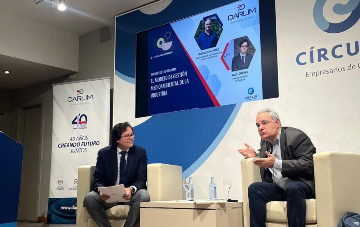 Saúl Cuevas y Rogelio Méndez, durante la charla .  | // FDV