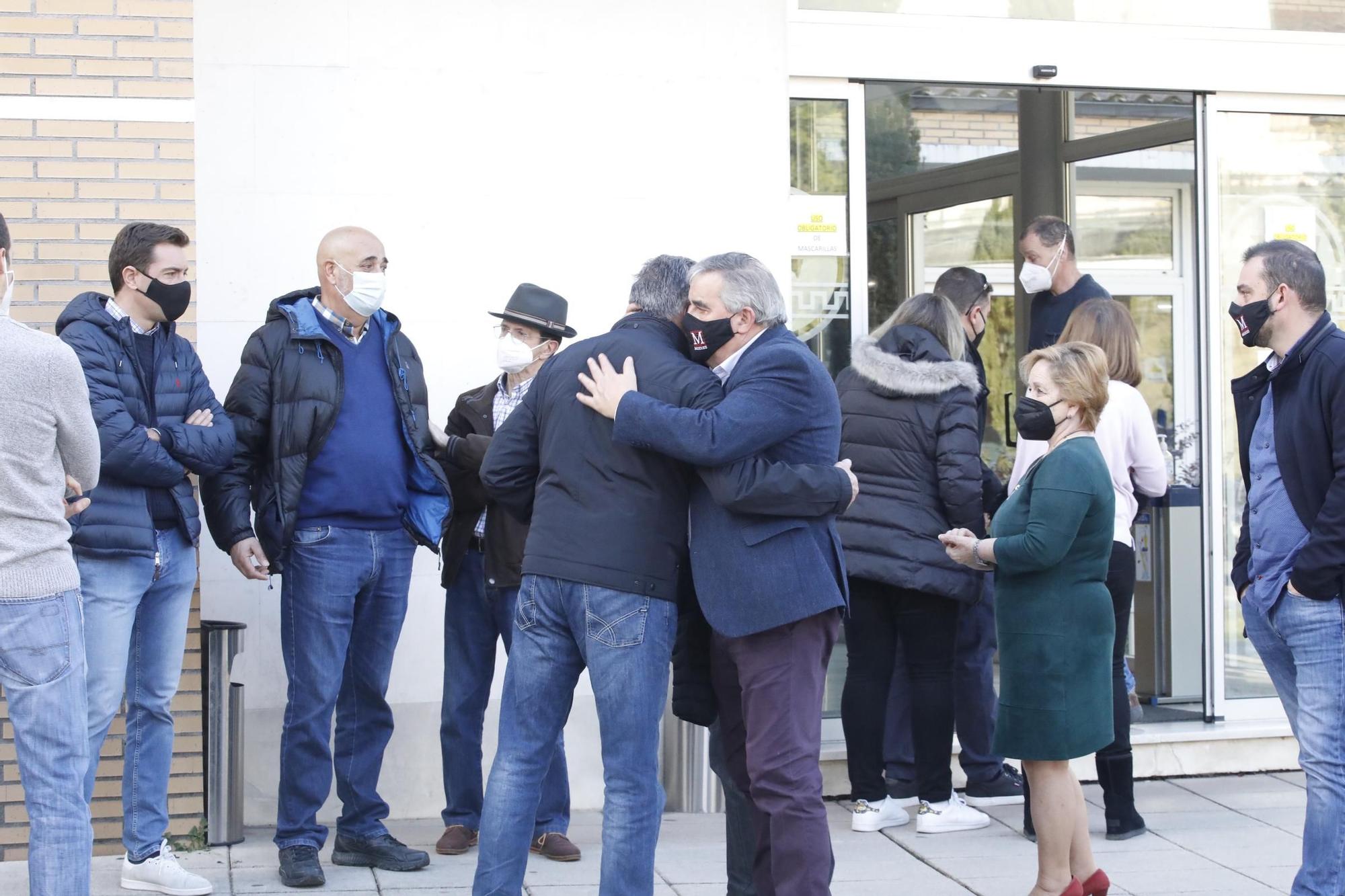 Despedida en el tanatorio al guardia civil atropellado en Mieres