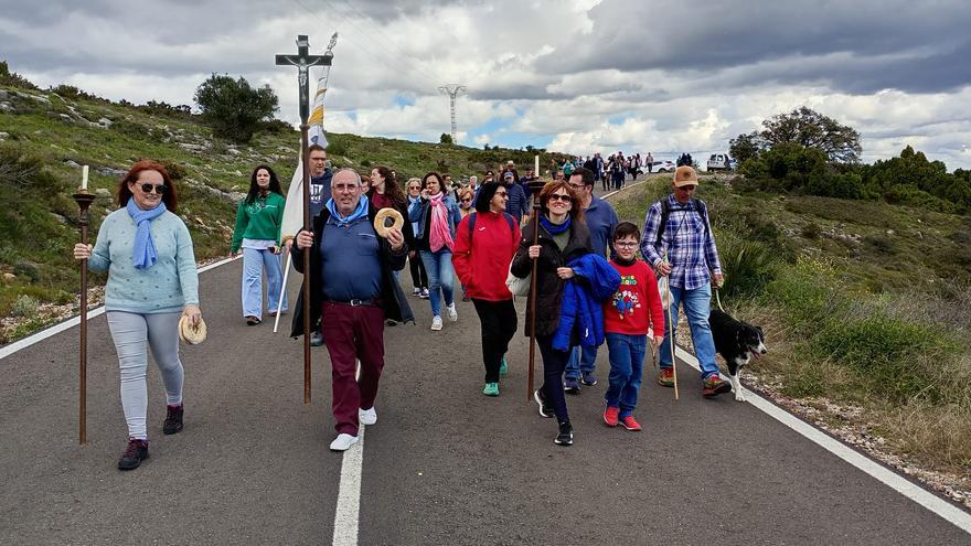 La Serratella pone el broche a su Pascua con la romería a la ermita de Sant Joan Nepomucé