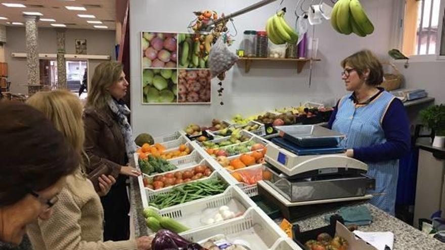 El ayuntamiento estudia fórmulas para dinamizar  el Mercat de Sant Antoni