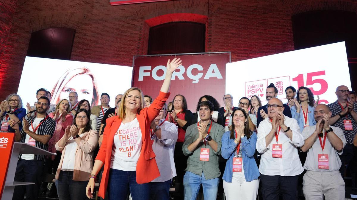 Pilar Bernabé en el congreso local del PSPV.