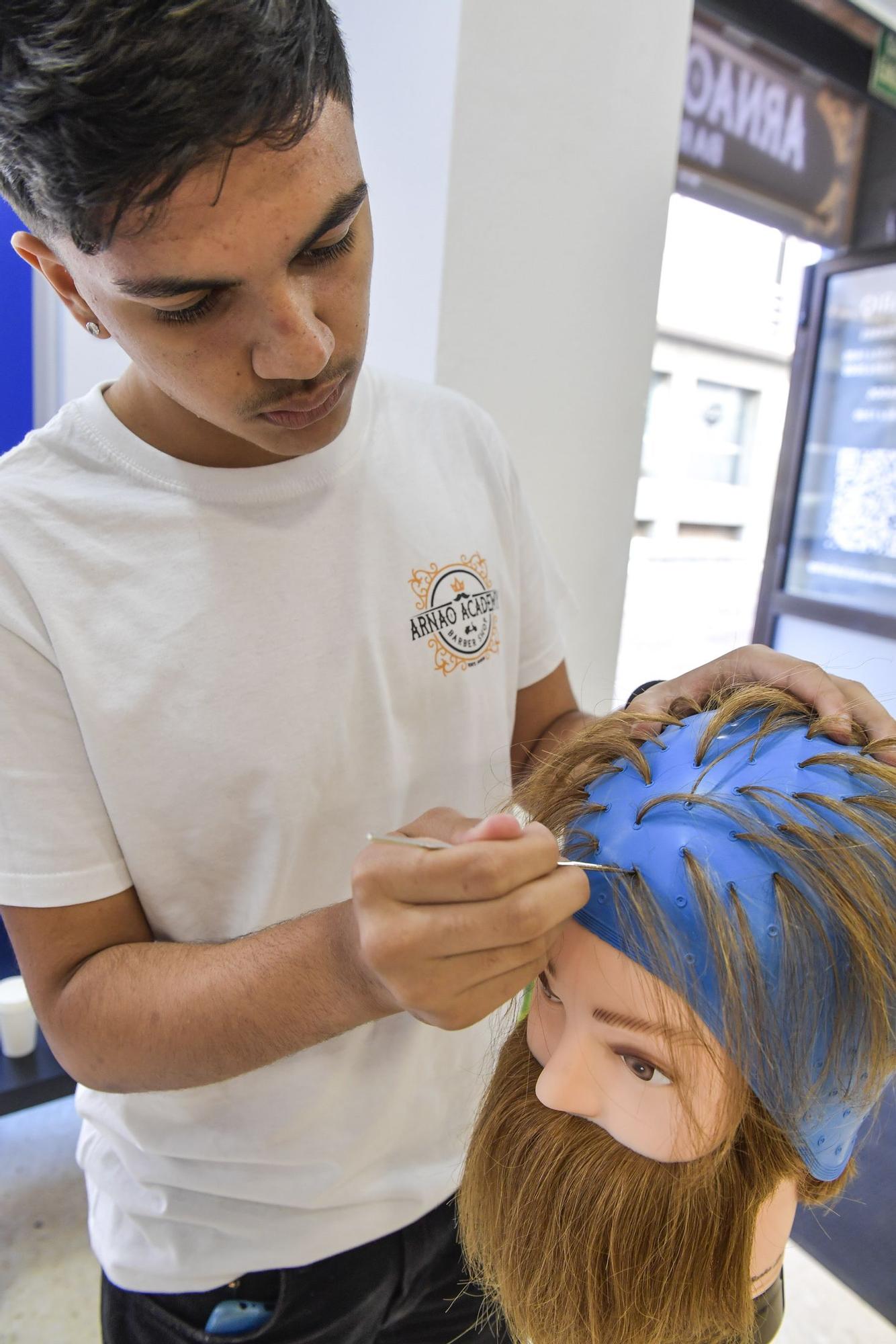 Academia de barbería y peluquería Arnao, en Telde