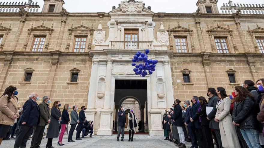 Acto de condena de la violencia machista en el Parlamento andaluz, al que no acudió Vox. | RAÚL CARO / EFE