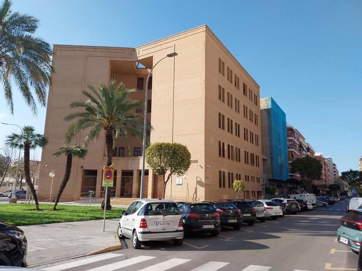 La rotonda que pasa a denominarse plaza de la Policía Nacional.