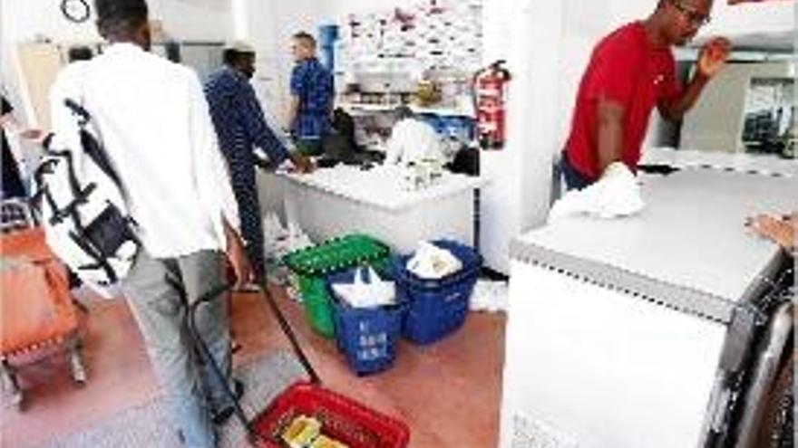 el Centre de Distribució d&#039;Aliments va ajudar 7.321 persones el 2014