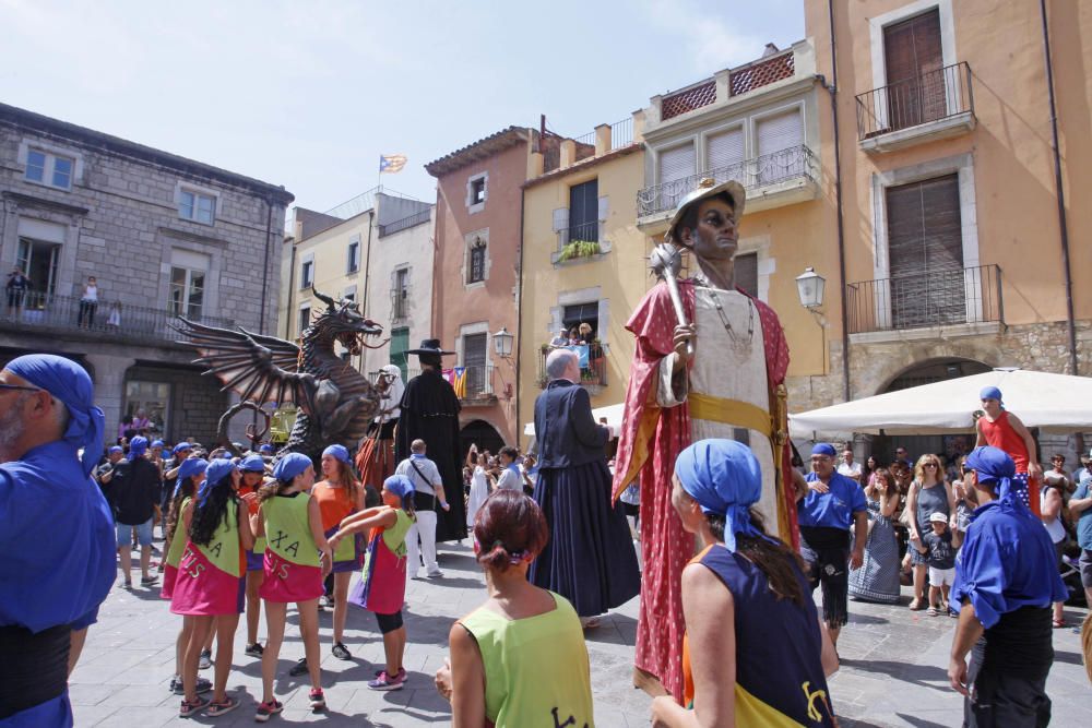 L''Àguila torna a la cercavila de Sant Genís a Torroella de Montgrí