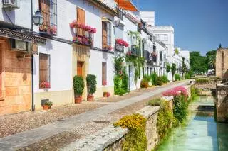 El pueblo conocido como el "templo mundial del salmorejo" es conocido como la "Villa Botánica" y tiene una escalera al cielo