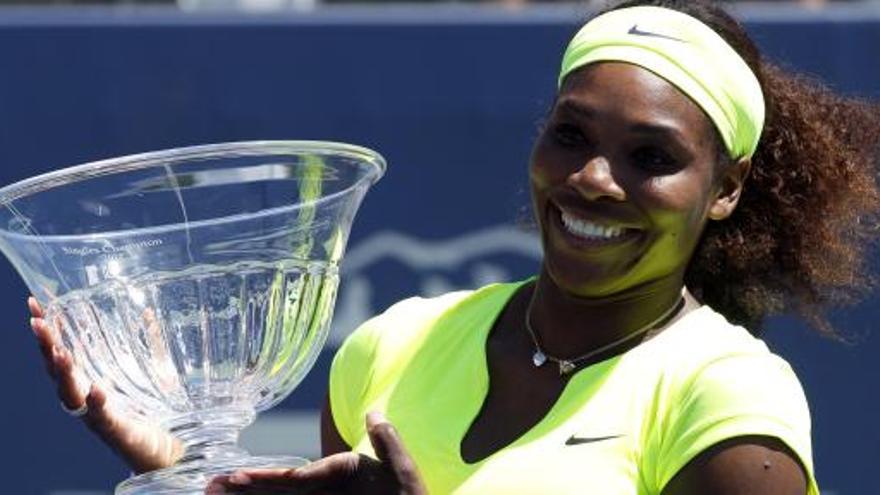 Serena, con el trofeo de Stanford.