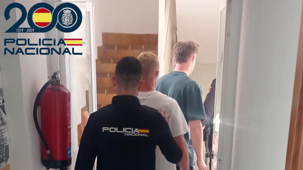 Los dos turistas alemanes detenidos por causar destrozos en un hotel de la Playa de Palma.