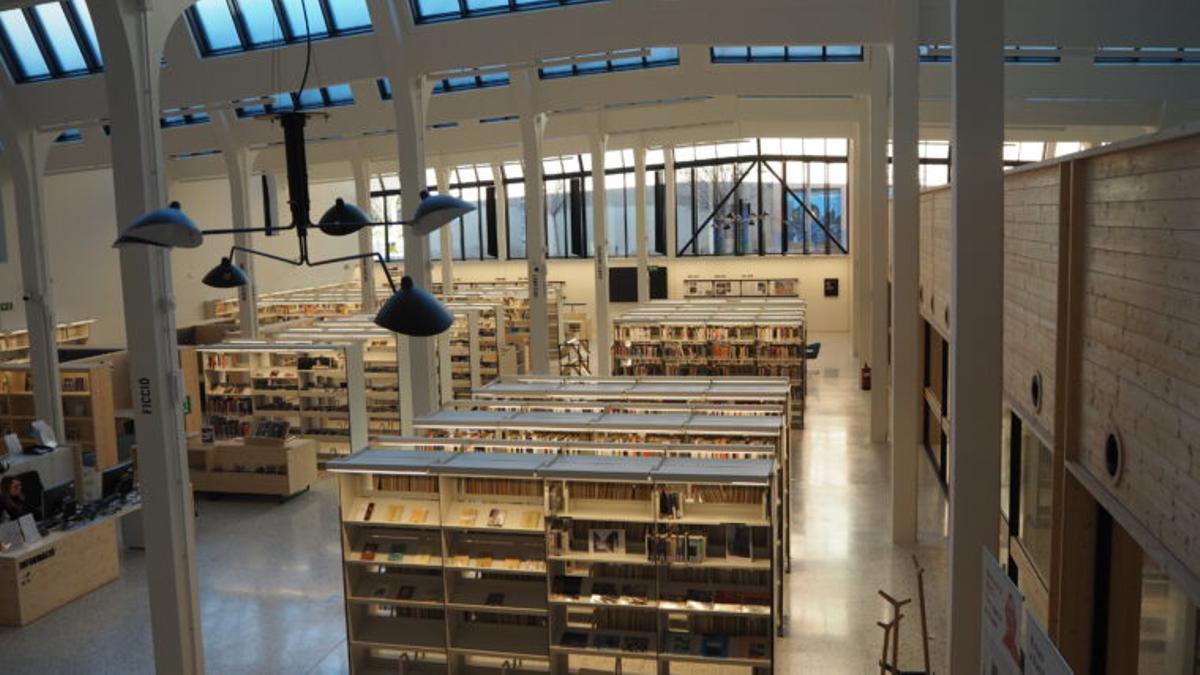 Biblioteca pública Montserrat Abelló, ubicada en el distrito de Les Corts, en Barcelona