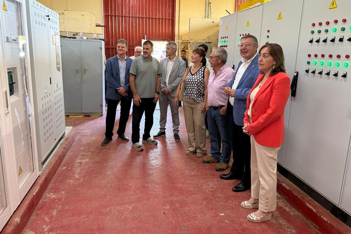 La consellera Paneque visitant les instal·lacions de la depuradora de Palamós