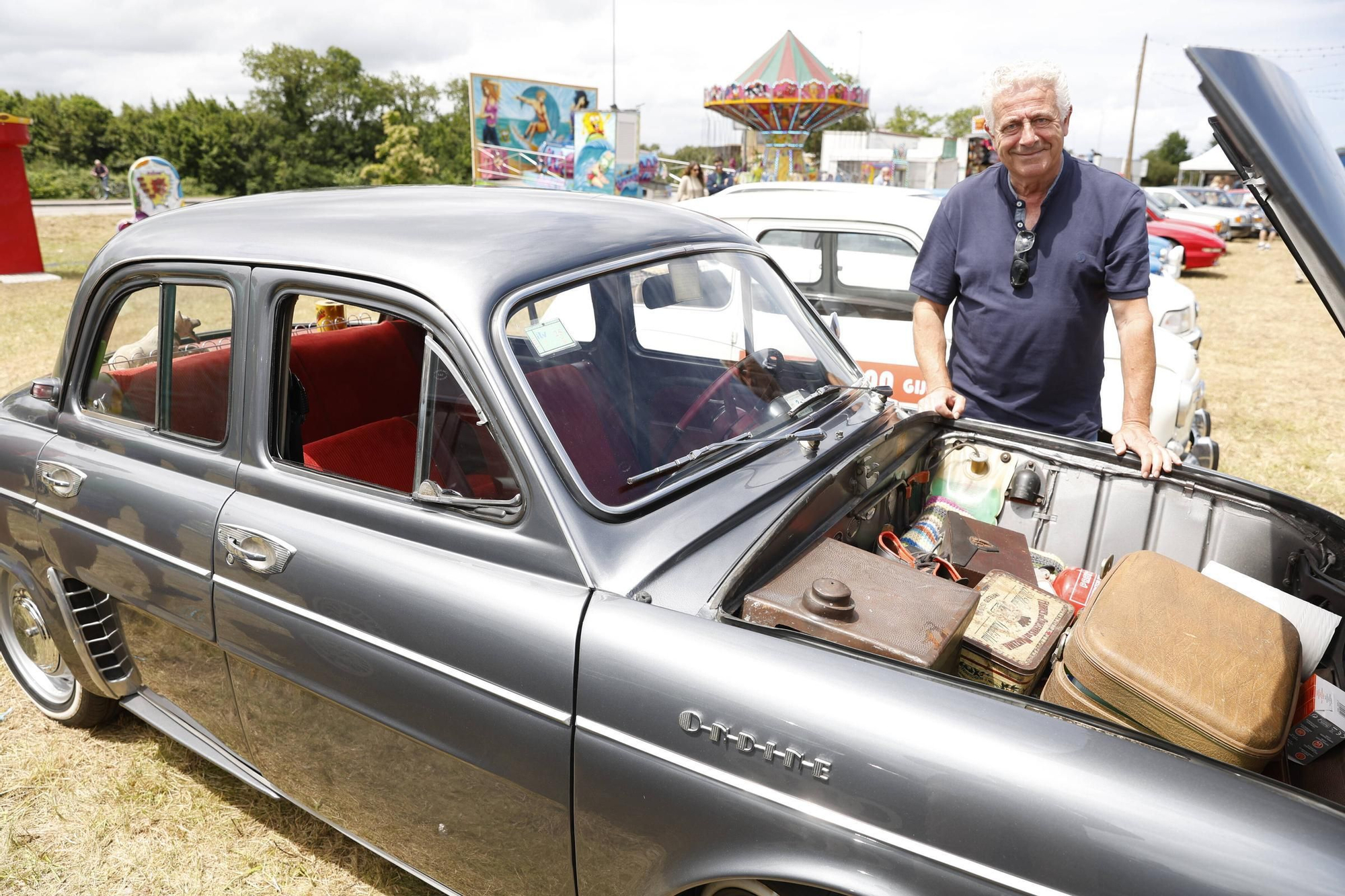 La exposición de coches clásicos en Cabueñes, en imágenes