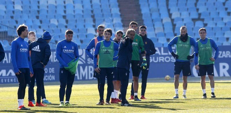 Entrenamiento a puerta abierta del Real Zaragoza en La Romareda