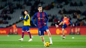 ¡Tímidos pitos a algunos futbolistas del Barça antes de partido ante Osasuna!