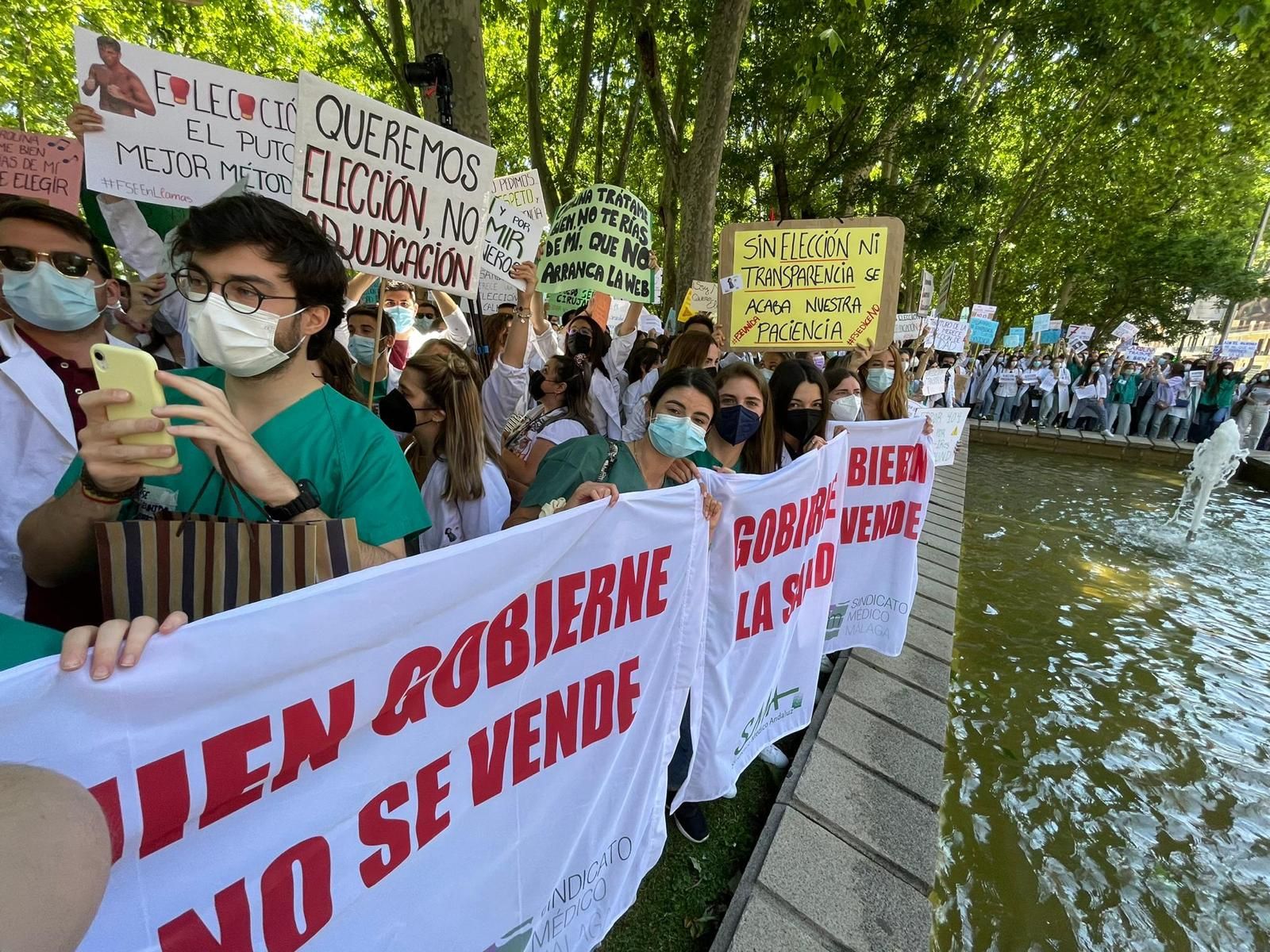 Médicos malagueños MIR protestan en Madrid por el cambio de criterio de Sanidad