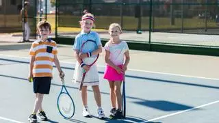 Raquetas de tenis para niños: modelos, marcas y consejos para encontrar la raqueta perfecta